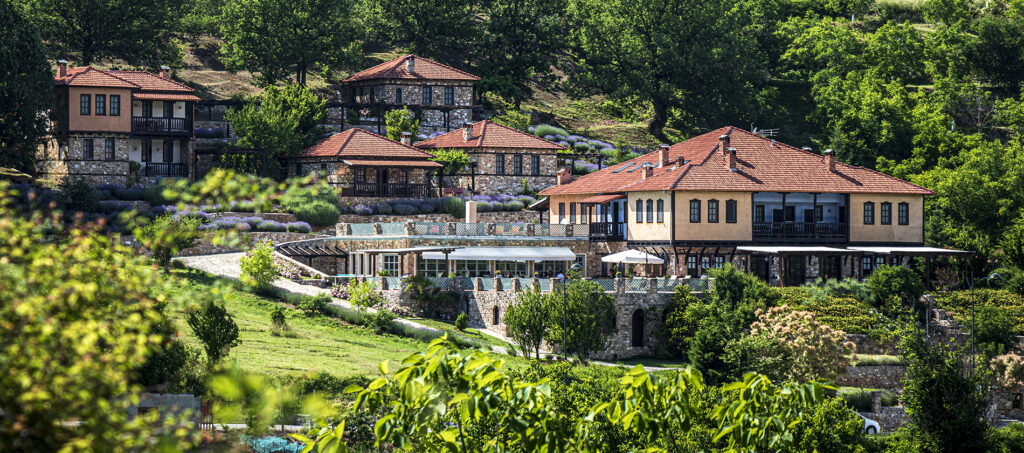 מתחם בתים בחווה ביוון